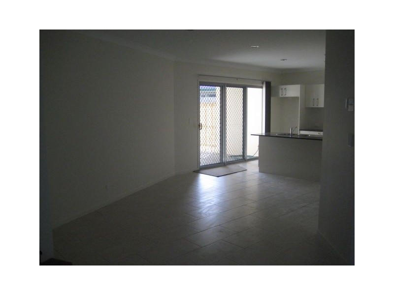 2/97 Sanctuary Drive, Forest Lake QLD 4078