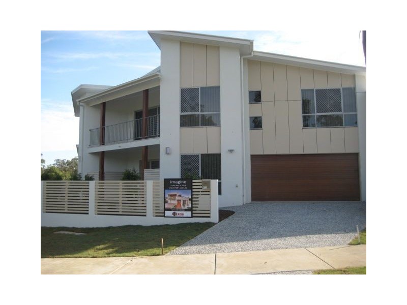 2/97 Sanctuary Drive, Forest Lake QLD 4078