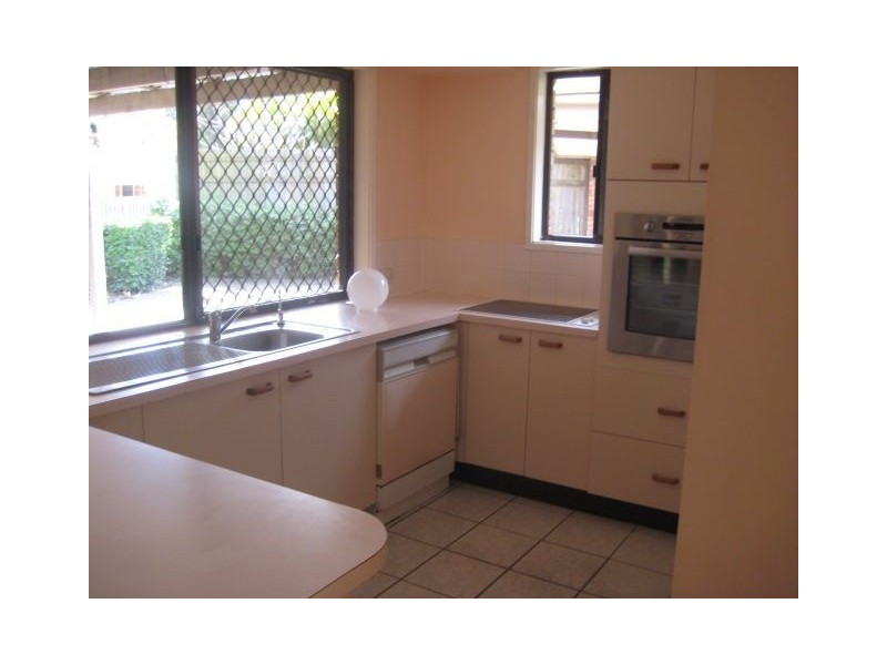 2 Angelica Place, Forest Lake QLD 4078