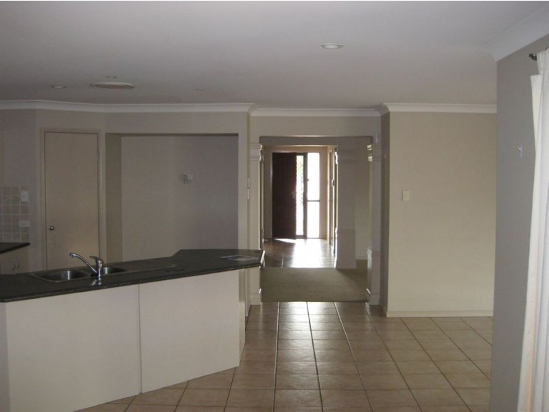 19 Piccadilly Place, Forest Lake QLD 4078