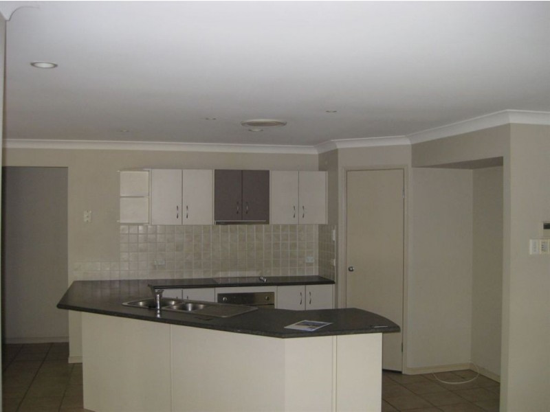 19 Piccadilly Place, Forest Lake QLD 4078