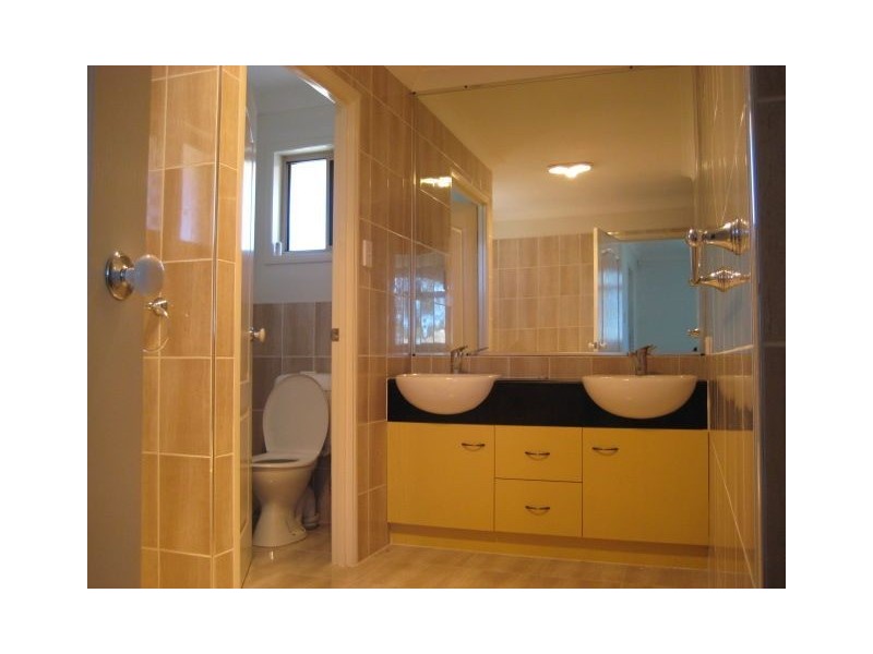 9 St Andrews Avenue, Forest Lake QLD 4078