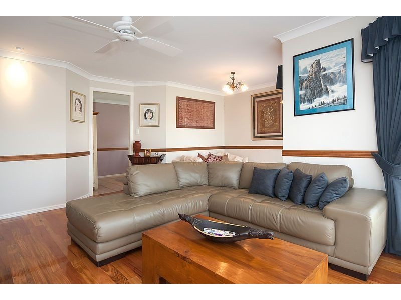 55 Lakeside Cr, Forest Lake QLD 4078