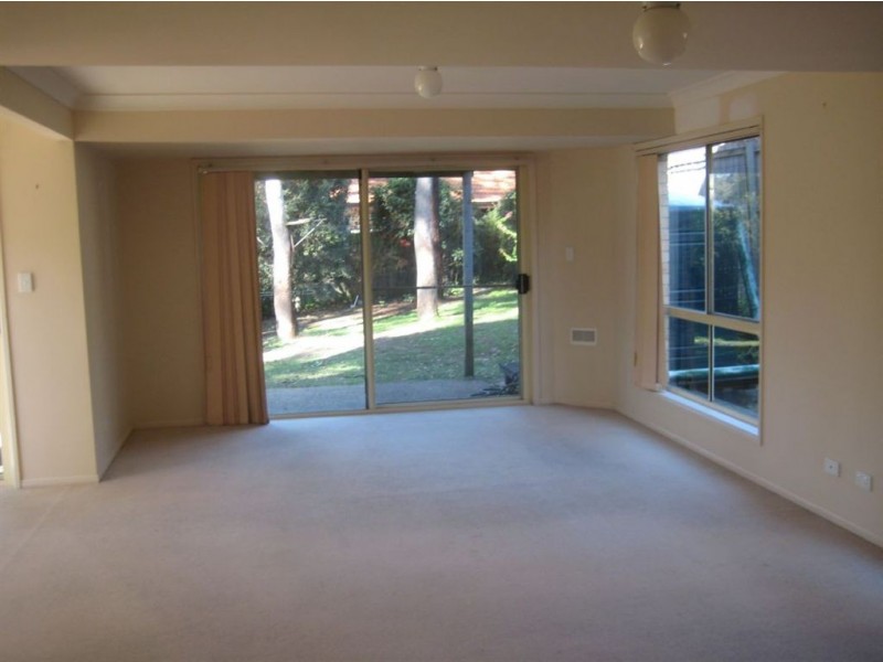 2 Chestnut Place, Forest Lake QLD 4078