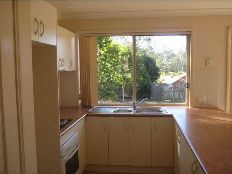 2 Chestnut Place, Forest Lake QLD 4078