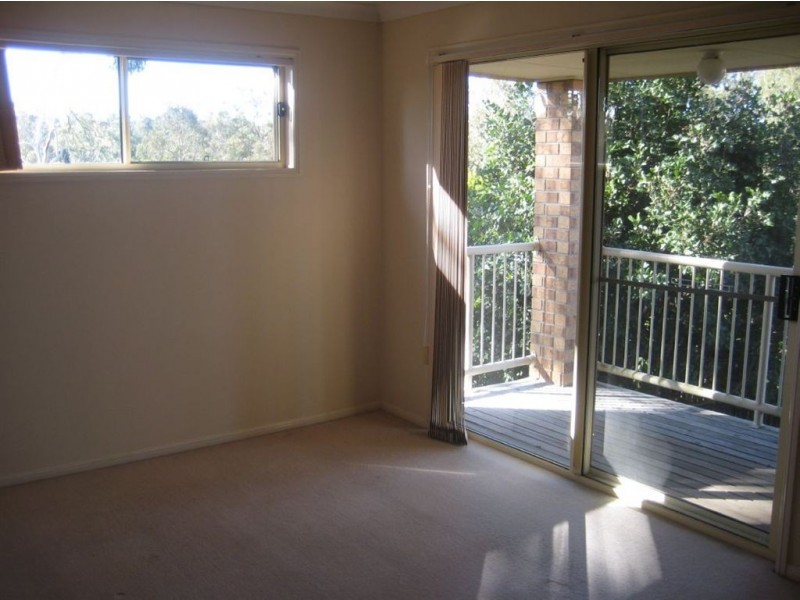 2 Chestnut Place, Forest Lake QLD 4078