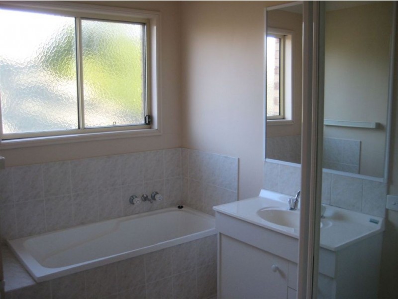 2 Chestnut Place, Forest Lake QLD 4078