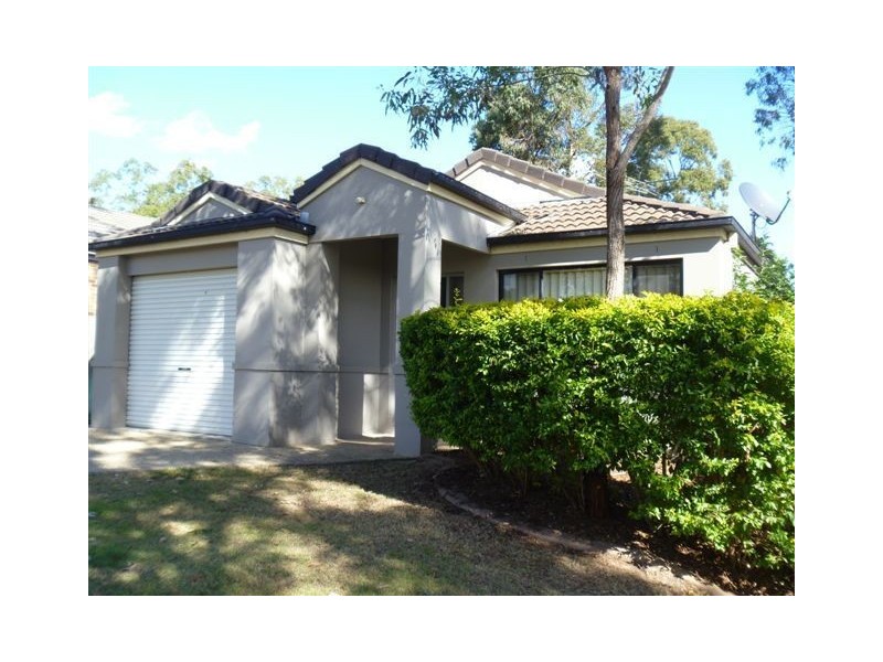 8 Stanford Pl, Forest Lake QLD 4078