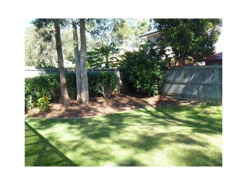 8 Stanford Pl, Forest Lake QLD 4078