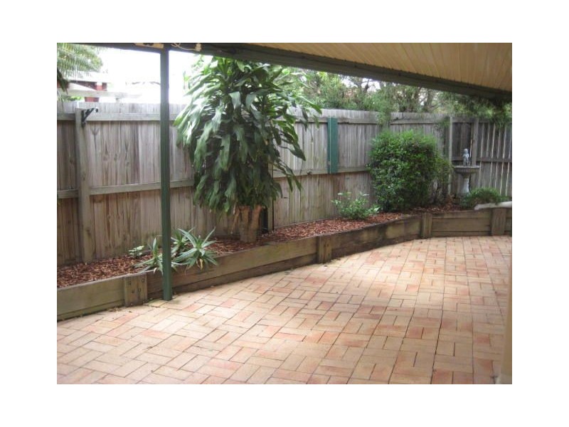 31 Lakeside Cres, Forest Lake QLD 4078