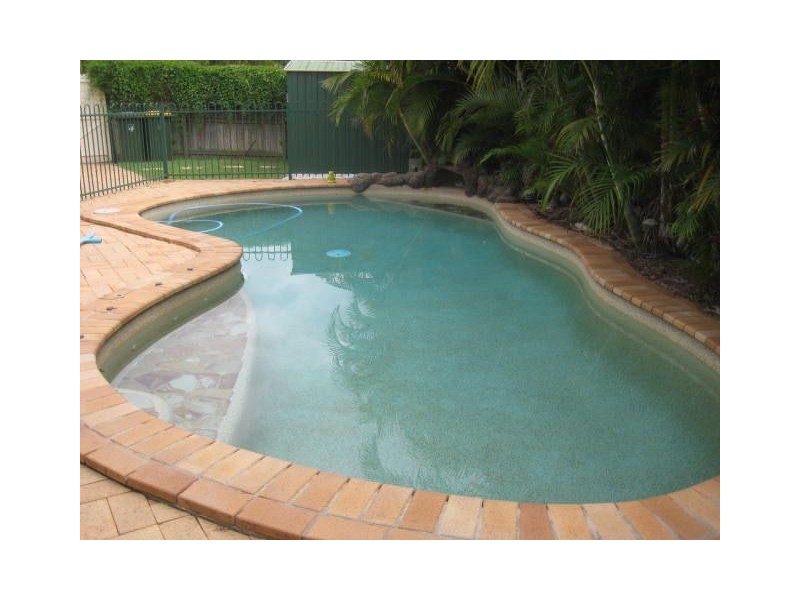 31 Lakeside Cres, Forest Lake QLD 4078