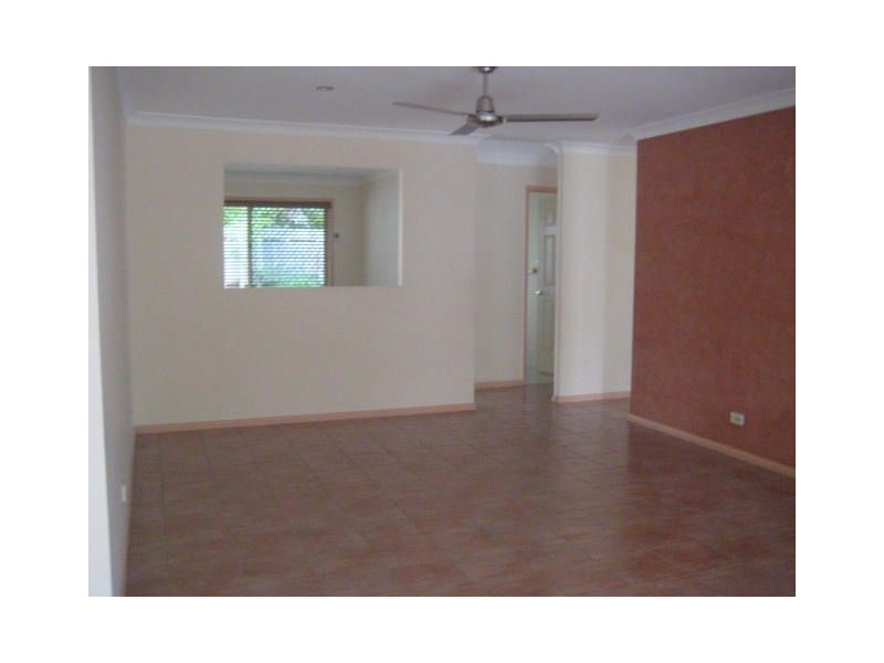 31 Lakeside Cres, Forest Lake QLD 4078