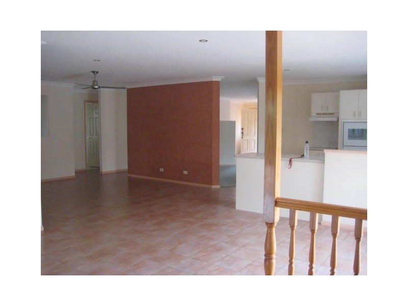 31 Lakeside Cres, Forest Lake QLD 4078