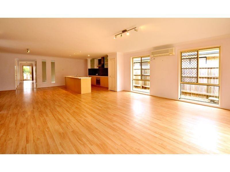 15 Moran Cres, Forest Lake QLD 4078