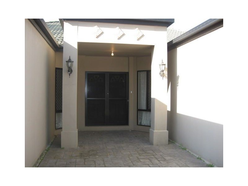 17 St Ives Crct, Forest Lake QLD 4078