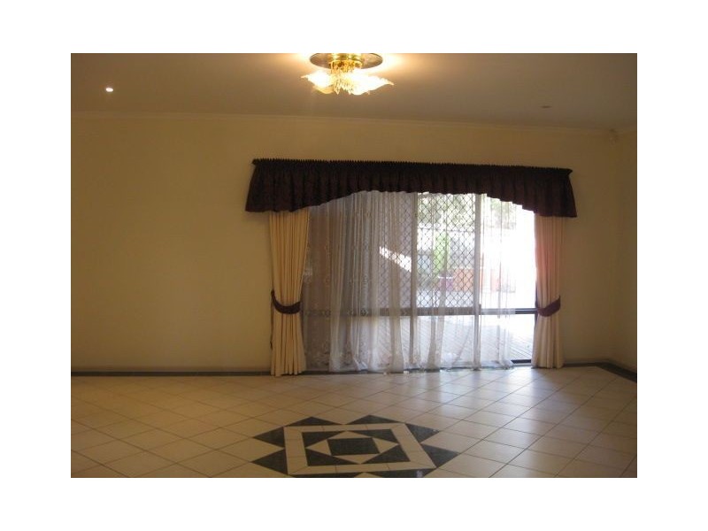 17 St Ives Crct, Forest Lake QLD 4078