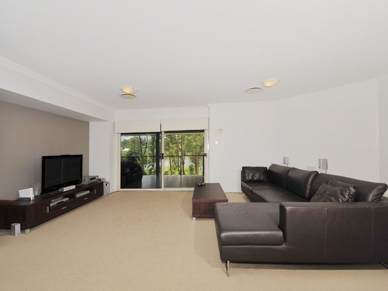 33 Alexandrina Crct, Forest Lake QLD 4078