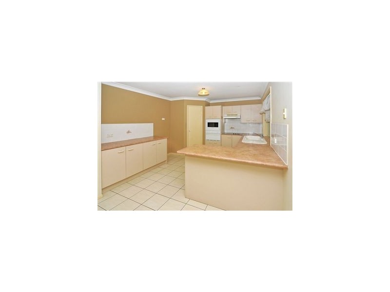 18 Augusta Cres, Forest Lake QLD 4078