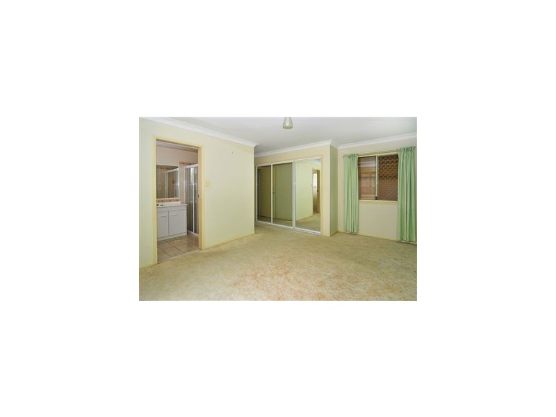 18 Augusta Cres, Forest Lake QLD 4078