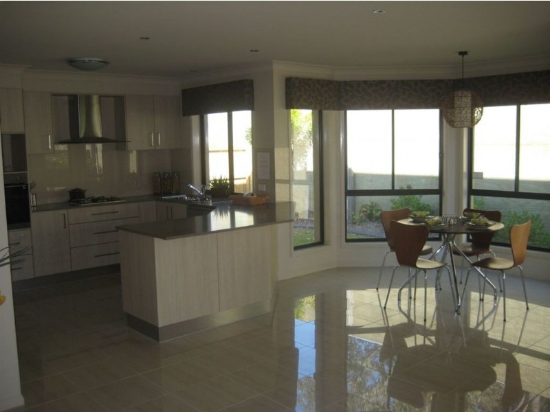 61 Juniper Street, Heathwood QLD 4110