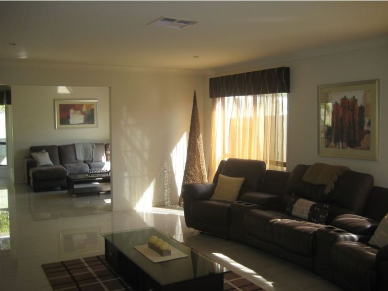 61 Juniper Street, Heathwood QLD 4110