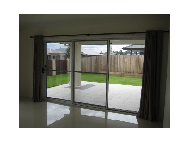 44 Bathersby Crescent, Augustine Heights QLD 4300