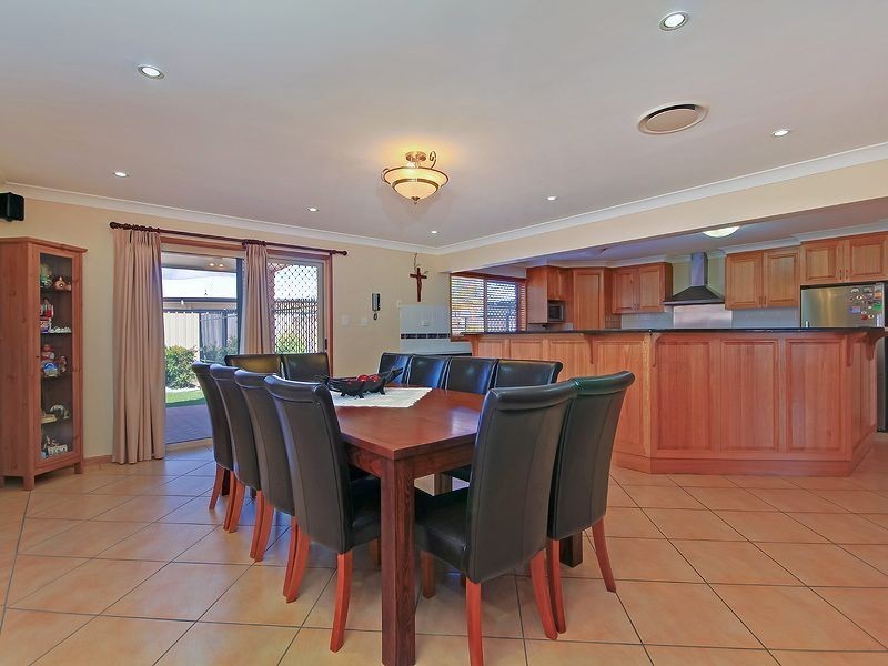 34 Gilberton Crescent, Forest Lake QLD 4078