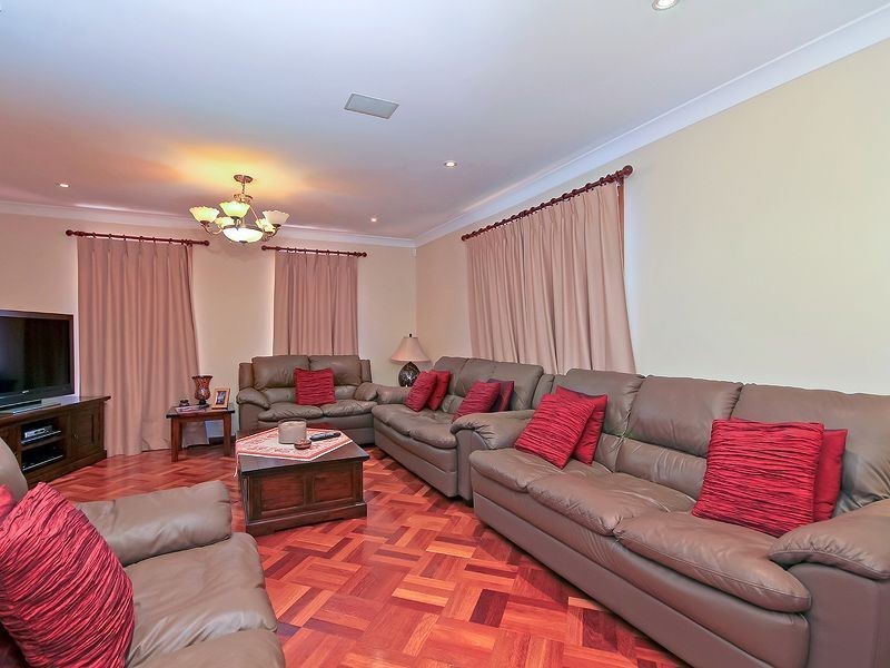 34 Gilberton Crescent, Forest Lake QLD 4078