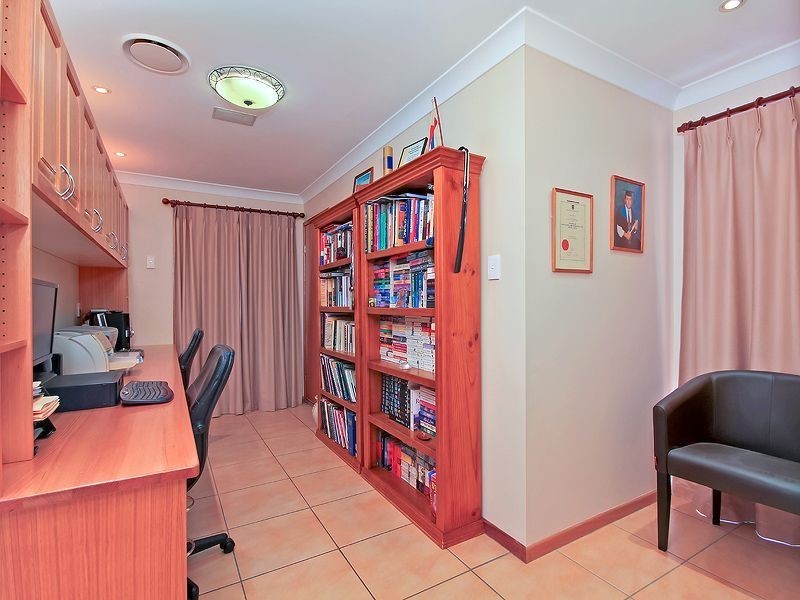 34 Gilberton Crescent, Forest Lake QLD 4078