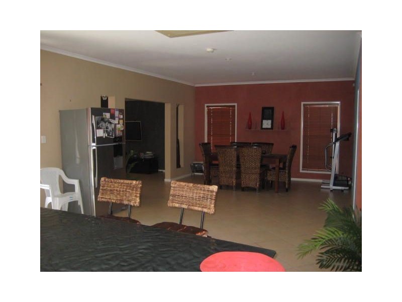 20 Mapleton Cres, Forest Lake QLD 4078