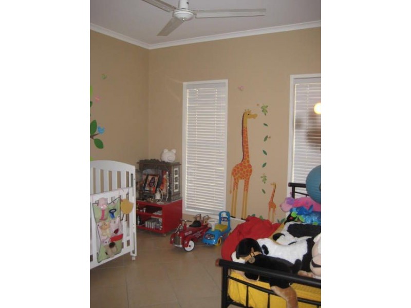 20 Mapleton Cres, Forest Lake QLD 4078