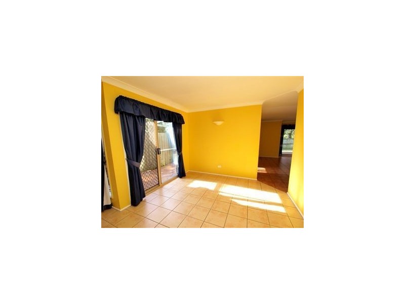 10 Radiata Place, Forest Lake QLD 4078