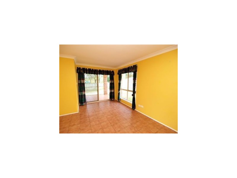 10 Radiata Place, Forest Lake QLD 4078