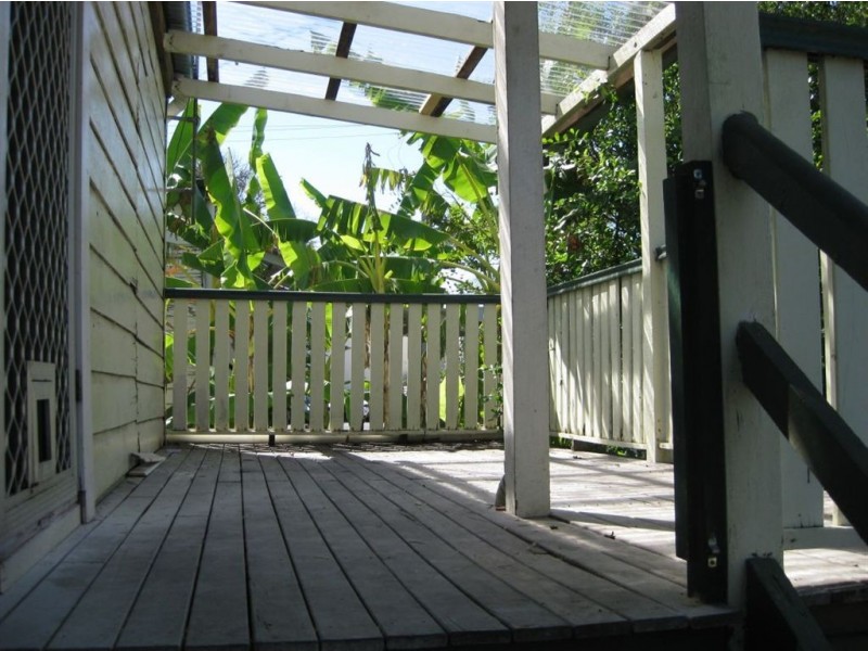 73 Deshon Street, Woolloongabba QLD 4102