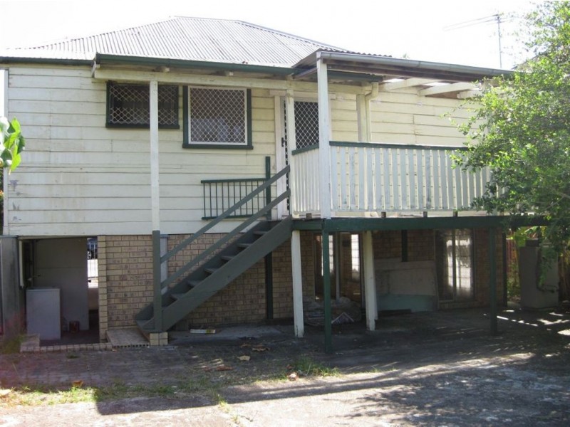 73 Deshon Street, Woolloongabba QLD 4102