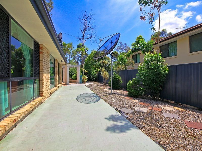 4 Peppermint Lane, Forest Lake QLD 4078