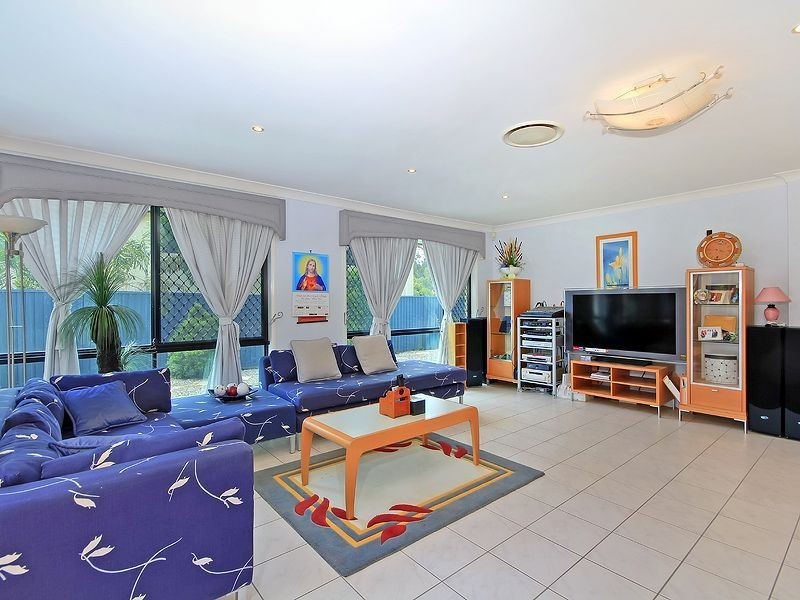 4 Peppermint Lane, Forest Lake QLD 4078
