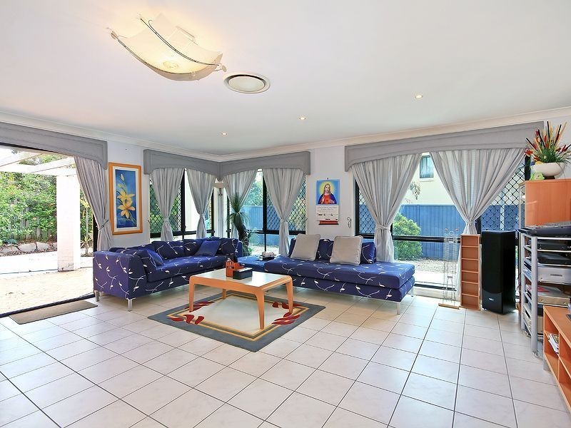 4 Peppermint Lane, Forest Lake QLD 4078