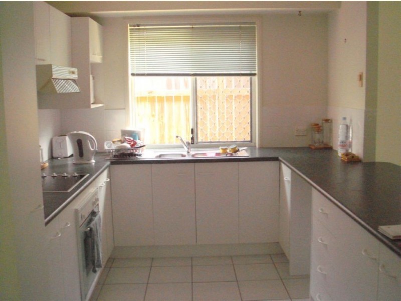 8 Prospect Cres, Forest Lake QLD 4078