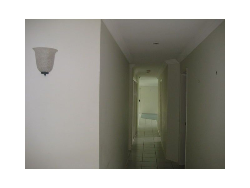 8 Prospect Cres, Forest Lake QLD 4078