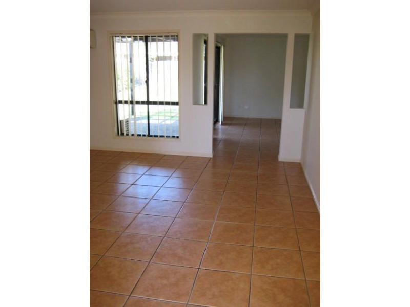 1 Sugarloaf Street, Forest Lake QLD 4078