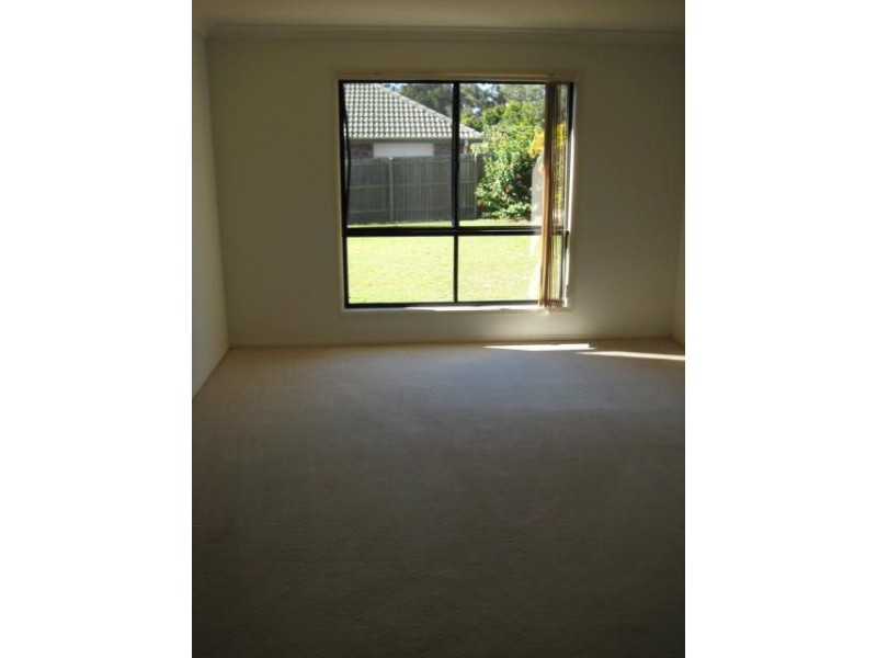 1 Sugarloaf Street, Forest Lake QLD 4078