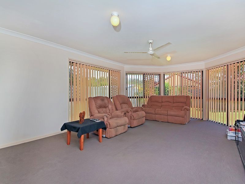 3 Carolina Parade, Forest Lake QLD 4078