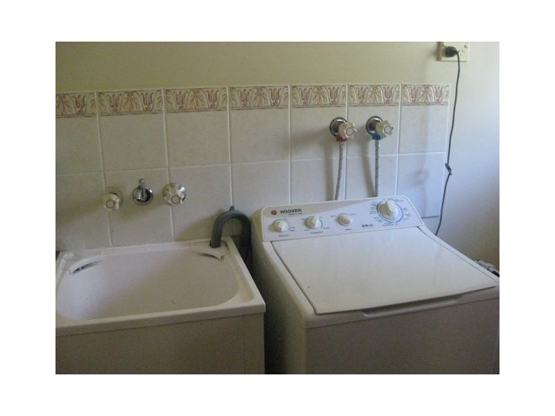 2 Maidenhair Crt, Forest Lake QLD 4078