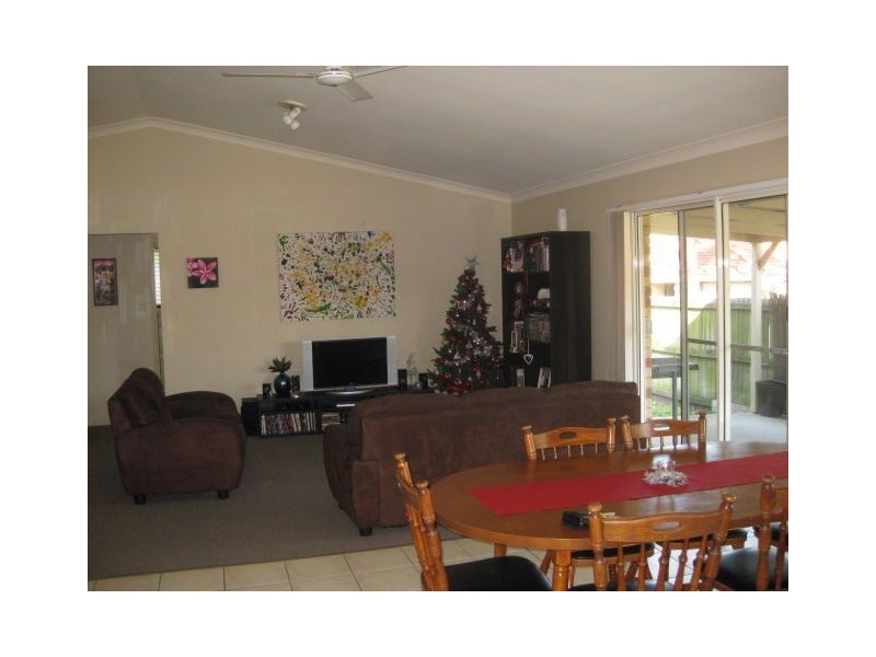 2 Maidenhair Crt, Forest Lake QLD 4078
