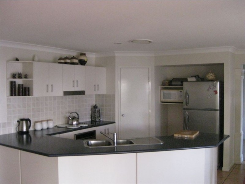18 Gilberton Crescent, Forest Lake QLD 4078