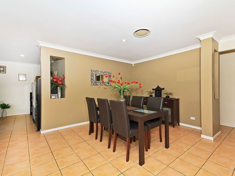 18 Gilberton Crescent, Forest Lake QLD 4078