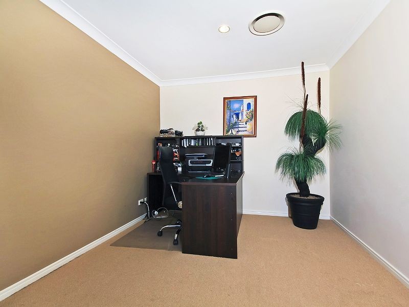 18 Gilberton Crescent, Forest Lake QLD 4078