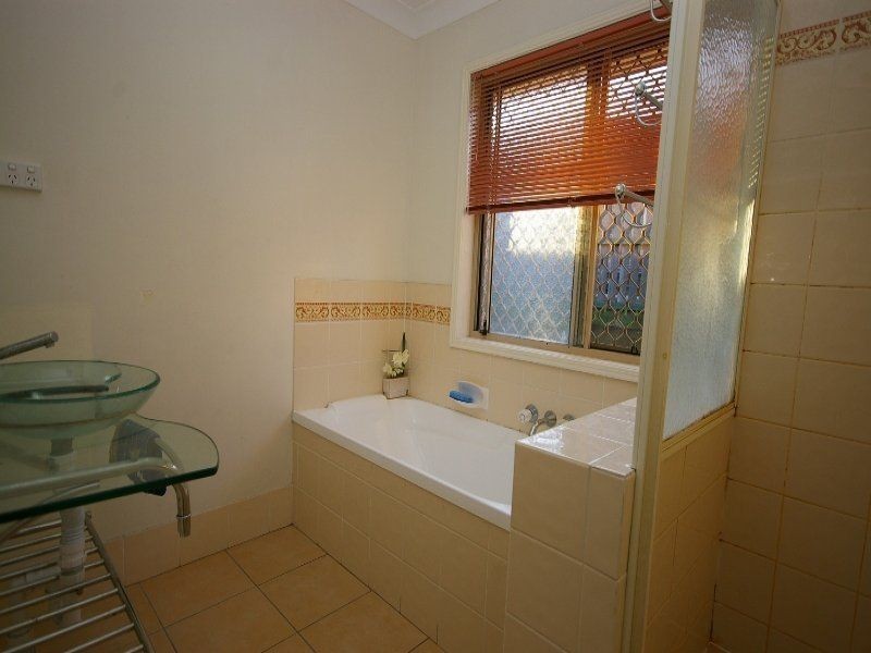 2 Tammar Close, Doolandella QLD 4077