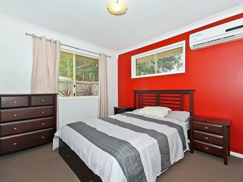 18 Oxley Place, Forest Lake QLD 4078